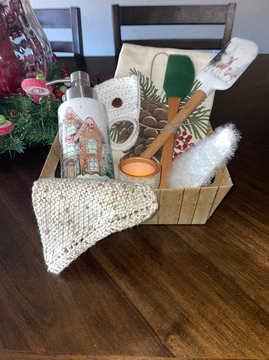 Wilderness Cottage Basket